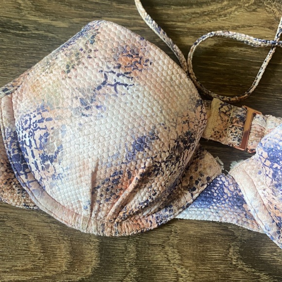 VS Bikini Top - Picture 2 of 5